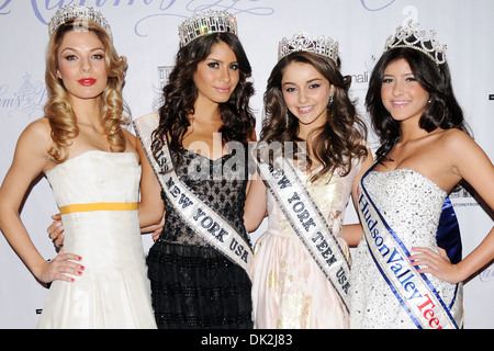 Miss USA Maine Rani Williamson Miss New York USA 2012 Johanna Sambucini Miss New York USA Teen 2012 Sabrina Mastrangelo und Stockfoto