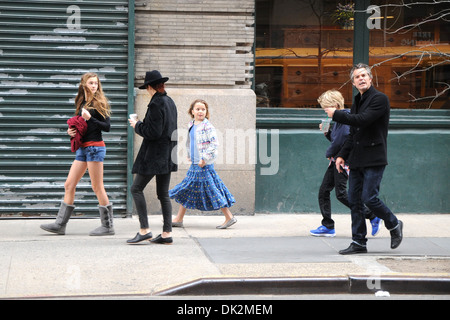 Wandern in Soho in Manhattan New York City USA - 28.03.12 Schauspieler Timothy Olyphant und Familie gelten: Stockfoto