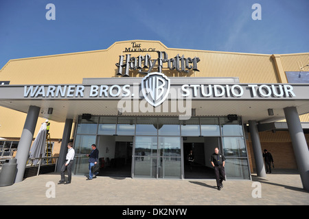 Atmosphäre-Foto-Shooting bei weltweit Grand Opening Cast und Crew Festmahl für die Eröffnung des Warner Bros Studio Tour London - Making of Stockfoto