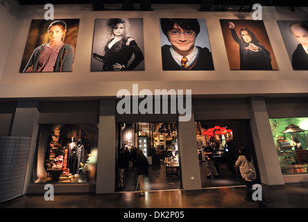 Atmosphäre-Foto-Shooting bei weltweit Grand Opening Cast und Crew Festmahl für die Eröffnung des Warner Bros Studio Tour London - Making of Stockfoto