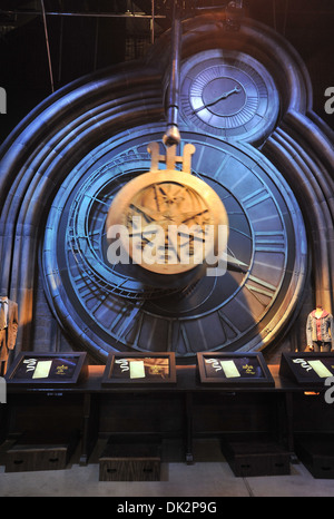 Atmosphäre-Foto-Shooting bei weltweit Grand Opening Cast und Crew Festmahl für die Eröffnung des Warner Bros Studio Tour London - Making of Stockfoto