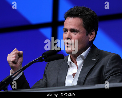 Donny Osmond Milwaukee Brewers Live Kommentar Stimme Bob Uecker Fame in NAB Broadcasting Hall Of auf NAB in Las Vegas Stockfoto