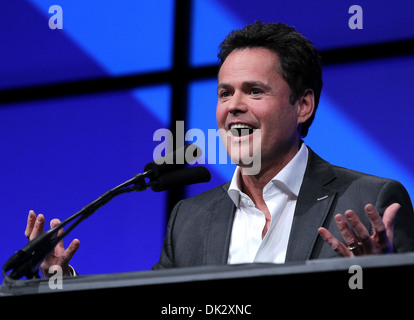 Donny Osmond Milwaukee Brewers Live Kommentar Stimme Bob Uecker Fame in NAB Broadcasting Hall Of auf NAB in Las Vegas Stockfoto