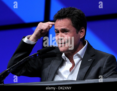 Donny Osmond Milwaukee Brewers Live Kommentar Stimme Bob Uecker Fame in NAB Broadcasting Hall Of auf NAB in Las Vegas Stockfoto