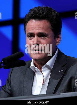 Donny Osmond Milwaukee Brewers Live Kommentar Stimme Bob Uecker Fame in NAB Broadcasting Hall Of auf NAB in Las Vegas Stockfoto