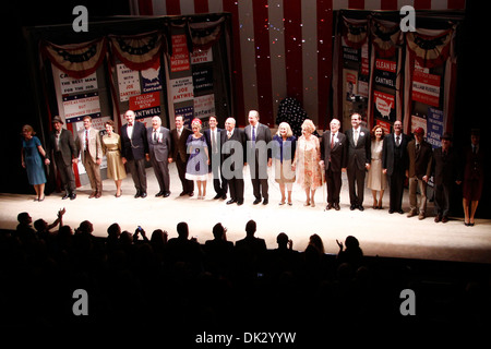 Dakin Matthews Jefferson Mays Kerry Butler Eric Mccormack James Earl Jones John Larroquette Candice Bergen Angela Lansbury Stockfoto