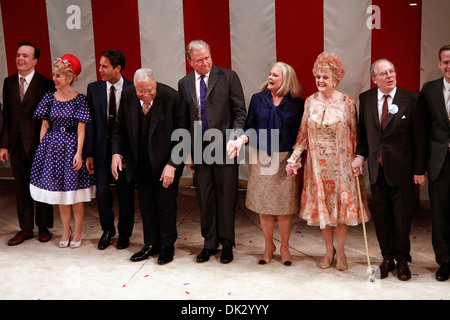 Jefferson Mays Kerry Butler Eric Mccormack James Earl Jones John Larroquette Candice Bergen Angela Lansbury Michael McKean Stockfoto