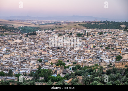 Die unglaublich riesige Medina von Fes Stockfoto