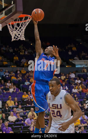 20. Februar 2011 macht - Baton Rouge, Louisiana, Vereinigte Staaten von Amerika - Florida Gator Guard Kenny Boynton (1) ein Laie in der zweiten Hälfte. Florida besiegte LSU 68-61. (Kredit-Bild: © Joseph Bellamy/Southcreek Global/ZUMAPRESS.com) Stockfoto