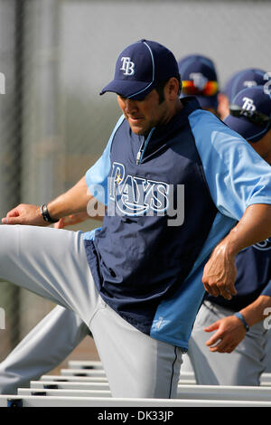 23. Februar 2011 - Port Charlotte, FL, USA - OT 334983 FOUN RAYS 10.EDMUND D. Brunnen |   Zeiten. (24.02.2011 Port Charlotte) Tampa BAy Rays Outfielder Johnny Damon bohrt mit seinem neuen Team in Port Charlotte am 24. Februar 2011.    [EDMUND D. Brunnen, mal] (Kredit-Bild: © St. Petersburg Times/ZUMAPRESS.com) Stockfoto