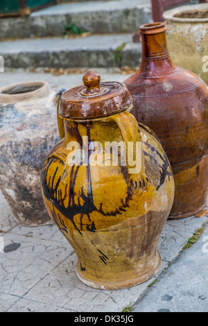 Alte Keramik Gläser aus dem Süden Italiens Stockfoto