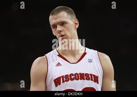 27. Februar 2011 - erzielte Madison, Wisconsin, USA - senior Nacht Jon Leuer 26 Punkte als Wisconsin besiegte Northwestern 78-63 im Kohl Center in Madison, Wisconsin. (Kredit-Bild: © John Fisher/Southcreek Global/ZUMAPRESS.com) Stockfoto