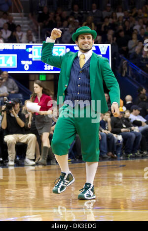 28. Februar 2011 - führt Südschlaufe, Indiana, USA - Notre Dame Kobold bei NCAA Basketball-Spiel zwischen Villanova und Notre Dame.  Die Notre Dame Fighting Irish besiegte die Villanova Wildcats 93-72 im Spiel im Purcell-Pavillon im Joyce Center in South Bend, Indiana. (Kredit-Bild: © John Mersits/Southcreek Global/ZUMAPRESS.com) Stockfoto