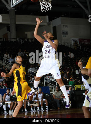 10. März 2011 - Garland, Texas, Vereinigte Staaten von Amerika - Alcorn Stand Lady Braves Sharnika Breedlove (34) in Aktion während der SWAC Turnier-Spiel zwischen den Alcorn Stand Braves und die Grambling State Tigers im Special Events Center in Garland, Texas. Grambling State besiegt Alcorn Stand 72, 63. (Kredit-Bild: © Dan Wozniak/Southcreek Global/ZUMAPRESS.com) Stockfoto