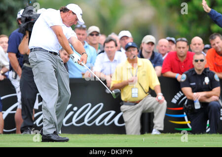 10. März 2011 - Miami, Florida, Vereinigte Staaten von Amerika - nach dem Spiel wieder aufgenommen, nach schweren Stürmen verursacht erhebliche Schäden bei der WGC Cadillac Championship in Doral Resort and Spa in Miami, (Credit-Bild: © Brad Barr/Southcreek Global/ZUMAPRESS.com) Stockfoto