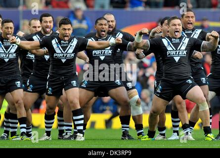 Manchester, UK. 1. Dezember 2013. Die Hakka - New Zealand V Australien - Rugby League World Cup Finale - Old Trafford - Manchester - UK. Bildnachweis: Sport In Bilder/Alamy Live-Nachrichten Stockfoto