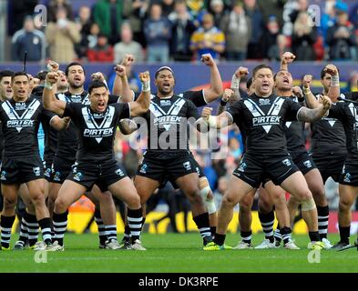 Manchester, UK. 1. Dezember 2013. Die Hakka - New Zealand V Australien - Rugby League World Cup Finale - Old Trafford - Manchester - UK. Bildnachweis: Sport In Bilder/Alamy Live-Nachrichten Stockfoto