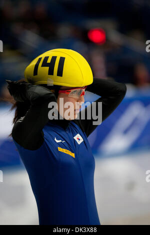 12. März 2011 - Sheffield, Großbritannien - Park Seung-Hi n.141 fromÃŠKorea bereitet vor Damen 500 m Halbfinale bei Isu Short Track Speedskating Weltmeisterschaften. (Kredit-Bild: © Marcello Farina/Southcreek Global/ZUMAPRESS.com) Stockfoto