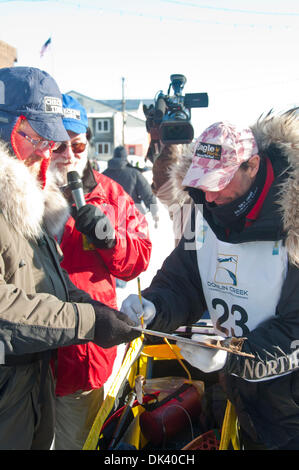 15. März 2011 - Nome, Alaska, USA - HANS GOTT prüft in Nome, 3. Platz im Iditarod 2011, Alaska zu beanspruchen (Credit-Bild: © Ron Levy/ZUMAPRESS.com) Stockfoto