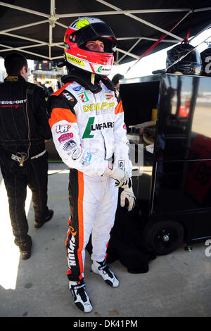 17. März 2011 - Sebring, Florida, USA-Intersport Fahrer KYLE MARCELLI während des Trainings für die 12 Stunden von Sebring, Florida Sebringin wartet. (Kredit-Bild: © Rainier Ehrhardt/ZUMApress.com) Stockfoto