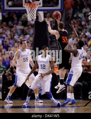 17. März 2011 - Tampa, FL, USA - Princeton Tigers Wache Dan Mavraides (33) setzte sich zwei seiner 14 Punkte als Kentucky Princeton besiegt 59-57 in der zweiten Runde des NCAA Tournament auf Donnerstag, 17. März 2011 in Tampa, Florida.  Foto: Mark Cornelison | Personal. (Kredit-Bild: © Lexington Herald-Leader/ZUMAPRESS.com) Stockfoto