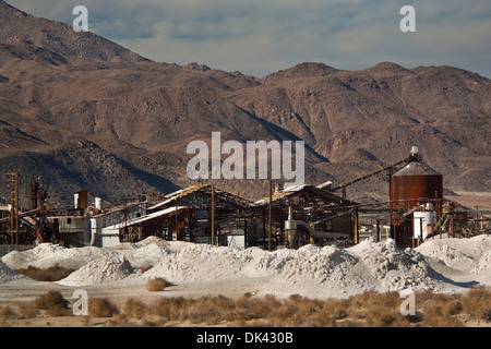 Chemischen Borax Pfähle und Verarbeitung plant bei Trona, Kalifornien Stockfoto