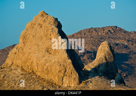 Tuffstein Felsformationen an Trona Pinnacles, California Stockfoto