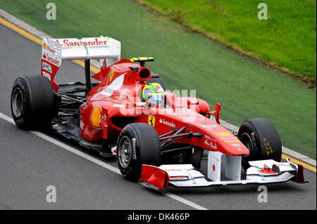 25. März 2011 - Melbourne, Victoria, Australien - Felipe Massa (Brasilien) die Scuderia Ferrari Marlboro Auto (6) während der Praxis Session eines 2011 Formula One Australian Grand Prix auf dem Albert Park Circuit in Melbourne, Australien. (Kredit-Bild: © Sydney Low/Southcreek Global/ZUMAPRESS.com) Stockfoto