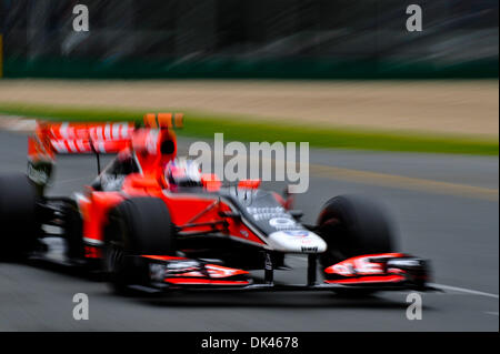 25. März 2011 - Melbourne, Victoria, Australien - Timo Glock (Deutschland) Autofahren Marussia Virgin Racing (24) während der Praxis Session eines 2011 Formula One Australian Grand Prix auf dem Albert Park Circuit in Melbourne, Australien. (Kredit-Bild: © Sydney Low/Southcreek Global/ZUMAPRESS.com) Stockfoto