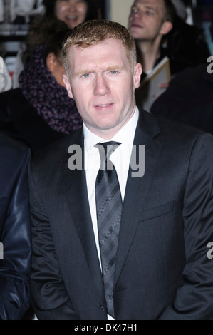 Paul Scholes besucht auf 12.01.2013 im ODEON West End, London die Klasse von 92 Weltpremiere. Stockfoto