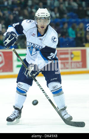 27. März 2011 Zentrum - Saskatoon, Saskatchewan, Kanada - Saskatoon Blades Lukas Sutter (#23) in Aktion während der Saskatoon Blades Vs Prince Albert Raiders Spiel im Credit Union Centre in Saskatoon. Die Saskatoon Blades führen die Prince Albert Raiders 1: 0 in der Best of 7 Serie während der Eröffnung der WHL Playoffs Runde. (Kredit-Bild: © Derek Mortensen/Southcreek Global/ZUMAP Stockfoto