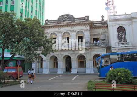 Casa de Cultura Juan Marinello, Parque Leoncio Vidal, Santa Clara, Villa Clara Provinz, Kuba, Karibik, Mittelamerika Stockfoto