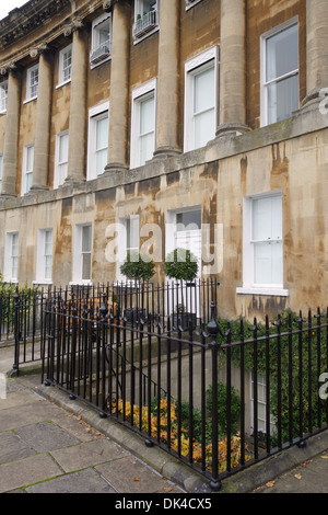 Georgian Architecture of the Royal Crescent, City of Bath, Somerset, England, Großbritannien. Ein UNESCO-Weltkulturerbe. Stockfoto