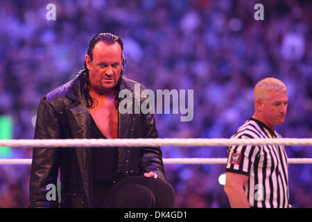 3. April 2011 - Atlanta, Georgia, USA - der BESTATTER bereitet sich auf sein Match gegen Triple h (Credit-Bild: © Matt Roberts/ZUMAPRESS.com) Stockfoto