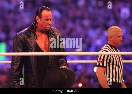 3. April 2011 - Atlanta, Georgia, USA - der BESTATTER bereitet sich auf sein Match gegen Triple h (Credit-Bild: © Matt Roberts/ZUMAPRESS.com) Stockfoto