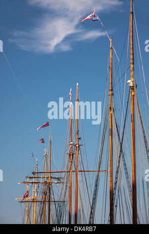 Masten der großen Segelschiffe in Amaliehaven, Kopenhagen, Dänemark Stockfoto