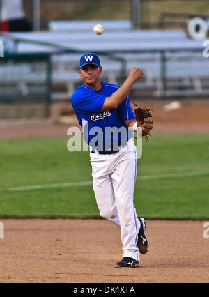 19. Juli 2011 - Fort Worth, Texas, USA - Fort Worth Katzen Infielder Butch Ballez (29) in Aktion während der amerikanischen Vereinigung der Independent Professional Baseball Spiel zwischen Gary Southshore Railcats und Fort Worth Katzen auf dem historischen LaGrave-Baseball-Feld in Fort Worth, Tx. Gary Southshore Niederlagen Fort Worth 7 bis 3. (Kredit-Bild: © Dan Wozniak/Southcreek Global/ZUMAPR Stockfoto