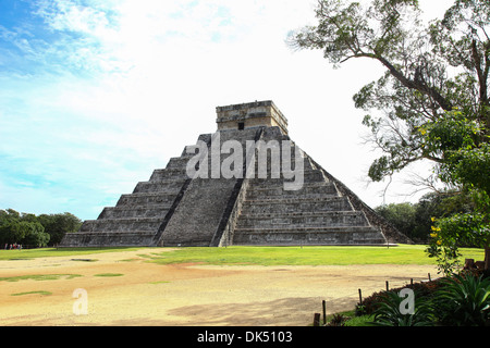 Trat der Pyramide des Kukulkan, El Castillo Chichen Itza Maya-Ruinen auf der Yucatan Halbinsel Mexico North America Stockfoto