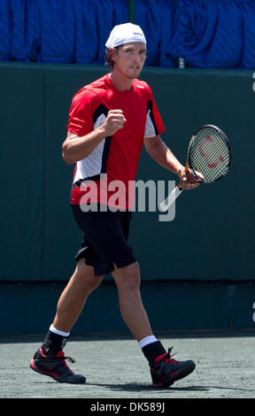 27. April 2011 - Sarasota, Florida, USA - LONGBOAT KEY, FL - 25 April: FRANK DANCEVIC (CAN) Niederlagen Go SOEDA (JPN) 26, 63,61 in der zweiten Runde der Sarasota Open. (Kredit-Bild: © Andrew Patron/ZUMAPRESS.com) Stockfoto