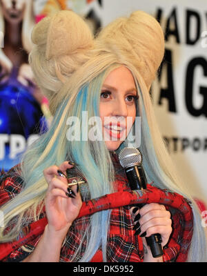 Tokio, Japan. 1. Dezember 2013. Lady Gaga, 1. Dezember 2013: Tokio, Japan: Sängerin Lady GAGA besucht eine Pressekonferenz für ihr neues Album "ARTPOP" in Tokio am 1. Dezember 2013. Bildnachweis: Aflo Co. Ltd./Alamy Live-Nachrichten Stockfoto