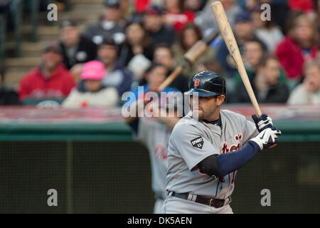 29. April 2011 - Cleveland, Ohio, USA - Detroit Catcher Alex Avila (13) an bat während der zweiten Inning gegen Cleveland.  Die Cleveland Indians versammelt, um die Detroit Tigers 9-5 an Progressive Field in Cleveland, Ohio zu besiegen. (Kredit-Bild: © Frank Jansky/Southcreek Global/ZUMAPRESS.com) Stockfoto