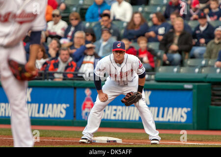 29. April 2011 - Cleveland, Ohio, USA - Cleveland First Baseman Matt LaPorta (7) während der ersten Inning gegen Detroit.  Die Cleveland Indians versammelt, um die Detroit Tigers 9-5 an Progressive Field in Cleveland, Ohio zu besiegen. (Kredit-Bild: © Frank Jansky/Southcreek Global/ZUMAPRESS.com) Stockfoto