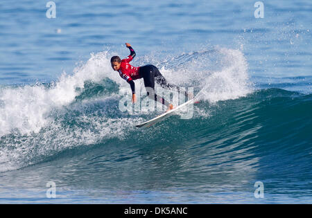 30. April 2011 hat - Taranaki, Australien - SALLY FITZGIBBONS, 20, (AUS) ganz und gar der sprichwörtliche "Läufer-Up-Affe" Rücken, abgeschüttelt nehmen ihren zweiten Sieg in Folge Elite Tour, die ASP-Subaru-Pro in Taranaki, Neuseeland am Samstag zu gewinnen. Frisch aus ihren ersten Sieg am Bells Beach letzte Woche, Fitzgibbons bewiesen ihre "Brautjungfer Tage vorüber waren", besiegte Verteidigung ev Stockfoto