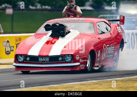 30. April 2011 - Baytown, Texas, USA - macht Jay Payne (7) eine Qualifikation während der O'Reilly Auto Teile Frühjahr Staatsangehörige auf dem königlichen Purpur Raceway in Baytown, Texas zu übergeben. (Kredit-Bild: © Dan Wozniak/Southcreek Global/ZUMAPRESS.com) Stockfoto