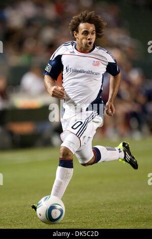 30. April 2011 - Carson, Kalifornien, USA - New England Revolution Verteidiger Kevin Alston #30 in Aktion während der Major League Soccer-Spiel zwischen den New England Revolution und Chivas USA im Home Depot Center. (Kredit-Bild: © Brandon Parry/Southcreek Global/ZUMAPRESS.com) Stockfoto