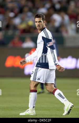 30. April 2011 - Carson, Kalifornien, USA - New England Revolution Mittelfeldspieler Benny Feilhaber #22 während der Major League Soccer-Spiel zwischen den New England Revolution und Chivas USA im Home Depot Center. (Kredit-Bild: © Brandon Parry/Southcreek Global/ZUMAPRESS.com) Stockfoto