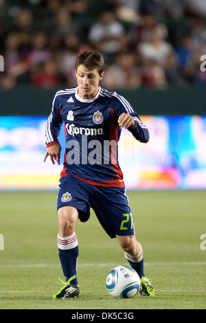 30. April 2011 - Carson, Kalifornien, USA - Chivas USA Mittelfeldspieler Ben Zemanski #21 während der Major League Soccer-Spiel zwischen den New England Revolution und Chivas USA im Home Depot Center. Chivas USA fuhr fort, um die New England Revolution mit dem Endstand von 3: 0 zu besiegen. (Kredit-Bild: © Brandon Parry/Southcreek Global/ZUMAPRESS.com) Stockfoto