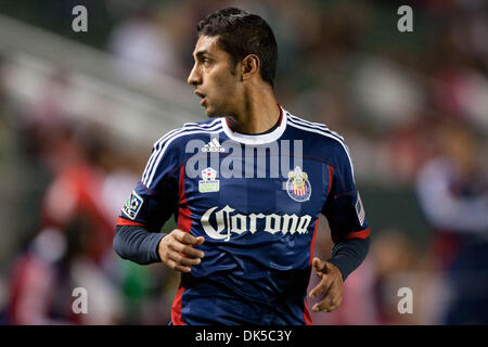 30. April 2011 - Carson, Kalifornien, USA - Chivas USA Verteidiger Mariano Trujillo #8 während der Major League Soccer-Spiel zwischen den New England Revolution und Chivas USA im Home Depot Center. Chivas USA fuhr fort, um die New England Revolution mit dem Endstand von 3: 0 zu besiegen. (Kredit-Bild: © Brandon Parry/Southcreek Global/ZUMAPRESS.com) Stockfoto