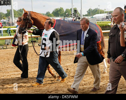 16. April 2011 - Louisville, KENTUCKY, USA - Tierreich wird geführt im Fahrerlager vor dem Gewinn der 137. läuft das Kentucky Derby am Samstag, 7. Mai 2011, in Churchill Downs in Louisville, Kentucky Foto von David Stephenson (Credit-Bild: © Lexington Herald-Leader/ZUMAPRESS.com) Stockfoto