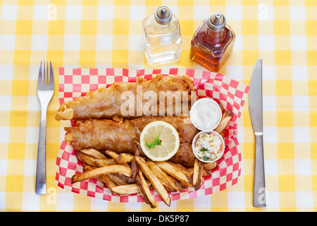 Eine traditionelle Portion Fish &amp; chips Stockfoto